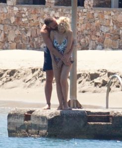 kylie-minogue-and-joshua-sasse-on-holiday-in-sifnos-greece-june-2016-20