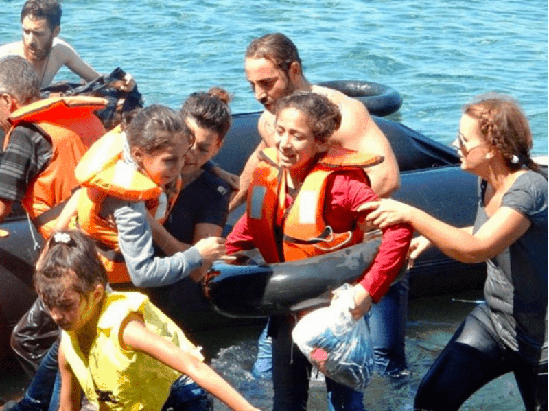 2000 Greek Volunteers share UNHCR Nansen Refugee Award 10
