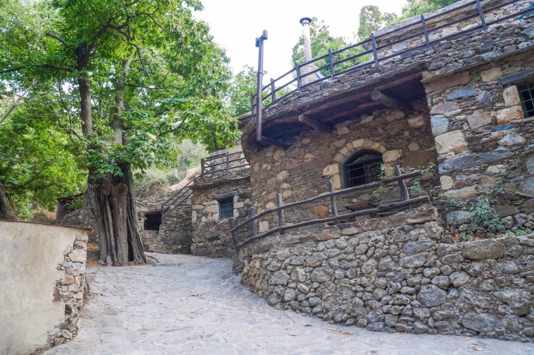 A magical Cretan village without an electricity trail