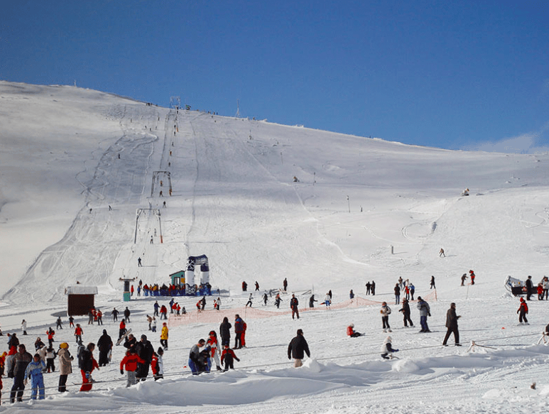 Skiing in Mount Parnassos
