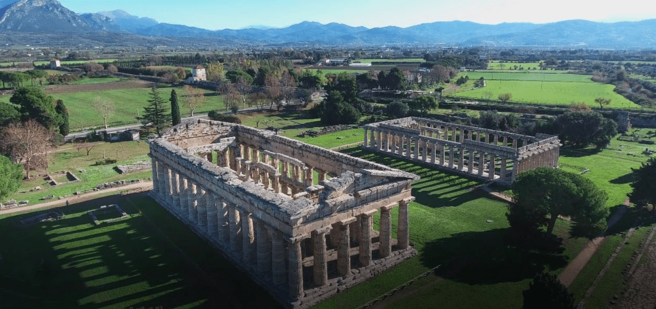 2,500 year old luxurious Greek Palace uncovered in Italy