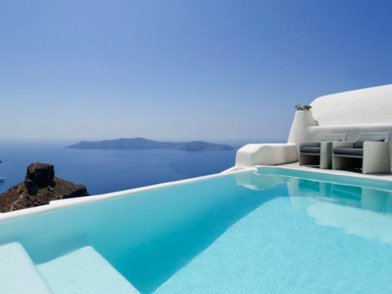 Santorini resort wins prestigious award for the fifth time