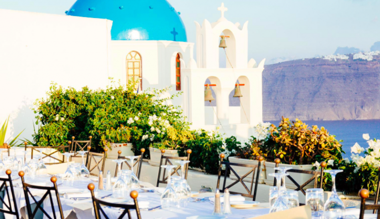 5 restaurants in Santorini that satisfy all the senses