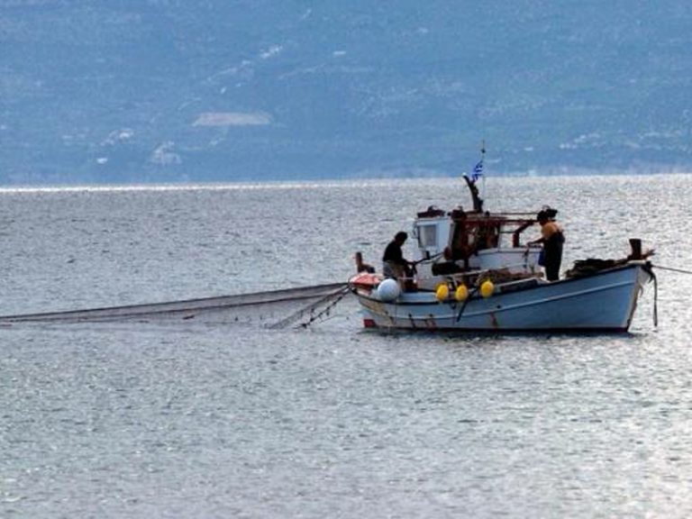 Greek fishing industry sinking under Turkish pressures