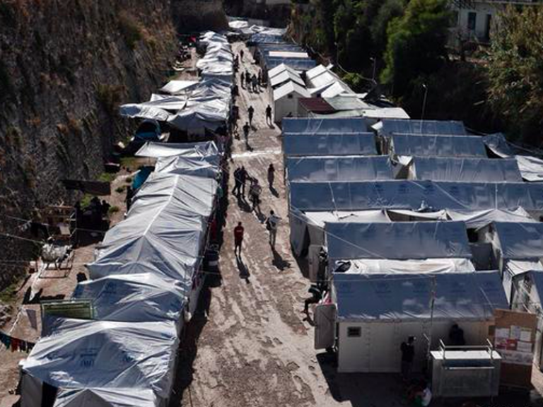 As Greek islands struggle with migrant crisis EU calls for border controls to be lifted