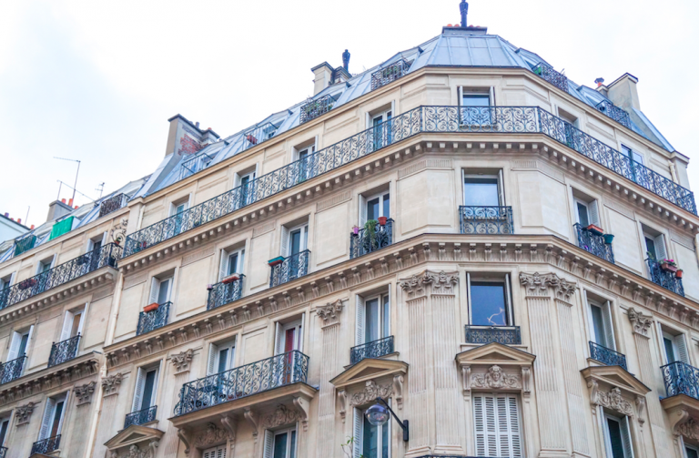 Wandering around “Nouvelle Athènes” in Paris