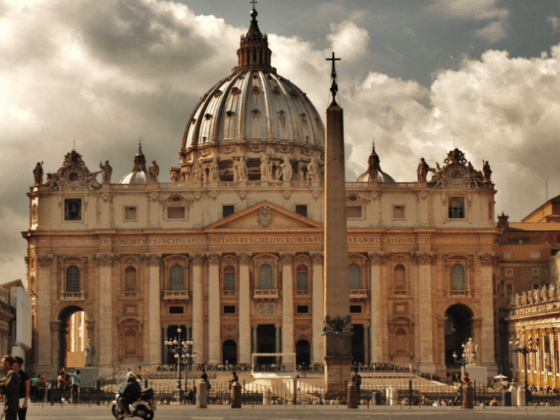 Vatican donates 50,000 euros to Lesvos 5