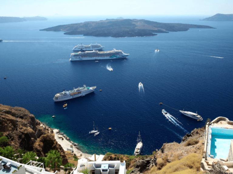 Bomb prank on Santorini ferry follows real threat near Larisa