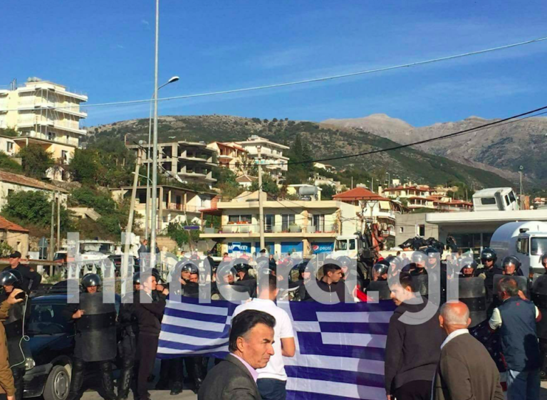 Albanian authorities demolish Greek properties in Himara