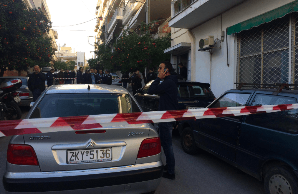Greek policeman kills family