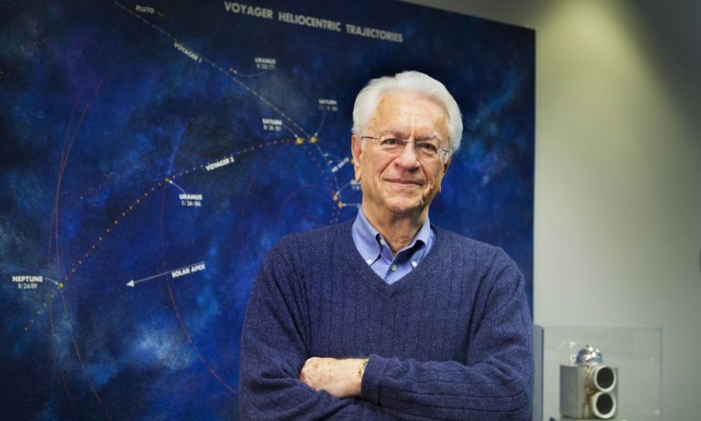 World's most influential scientist in modern space exploration returns to Greece