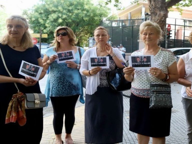 Greek Mothers protest captivity of Greek soldiers