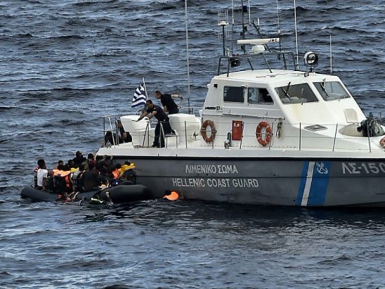 Police arrest traffickers attempting to bring migrants from Turkey to Greece