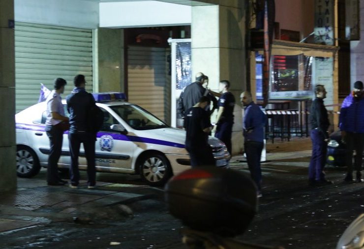 Anarchists attack Omonia Police station 1