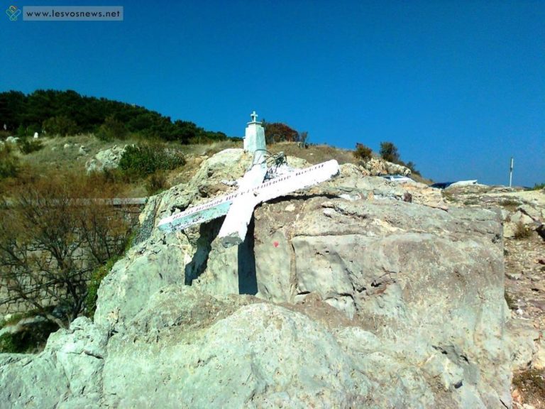Cross in Lesvos pulled down after coexistence group on the island claims it's offensive to migrants