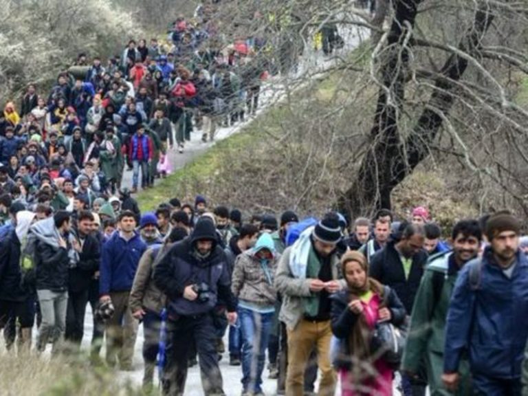 Turkey is responsible for new influx of migrants says Greece