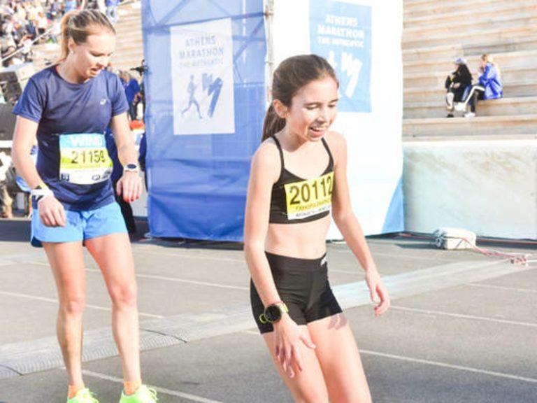 13-year-old Glykeria Skarkou steals the show at Athens Marathon