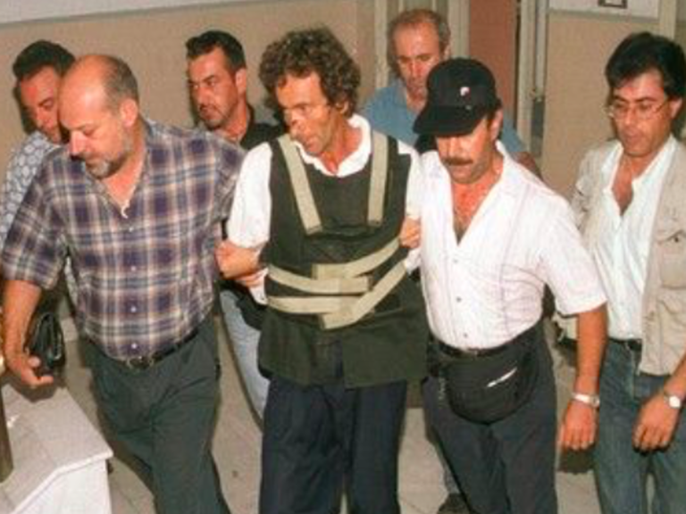 Father who killed his 3 children in Crete, released from jail