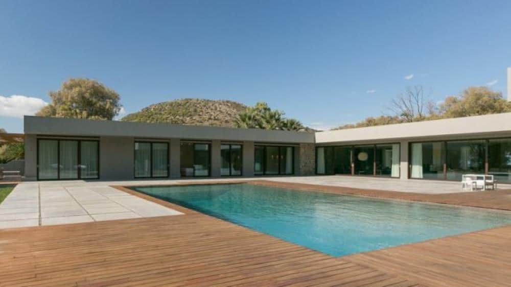 Former Onassis family villa up for sale