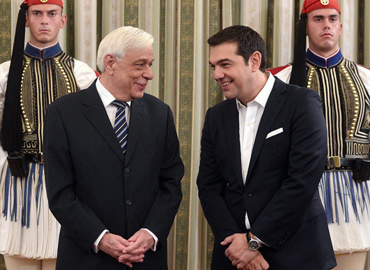 Tsipras to renew President’s term 23