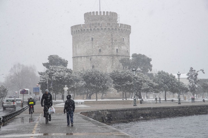 Snow and gale force winds sweep across Greece 2