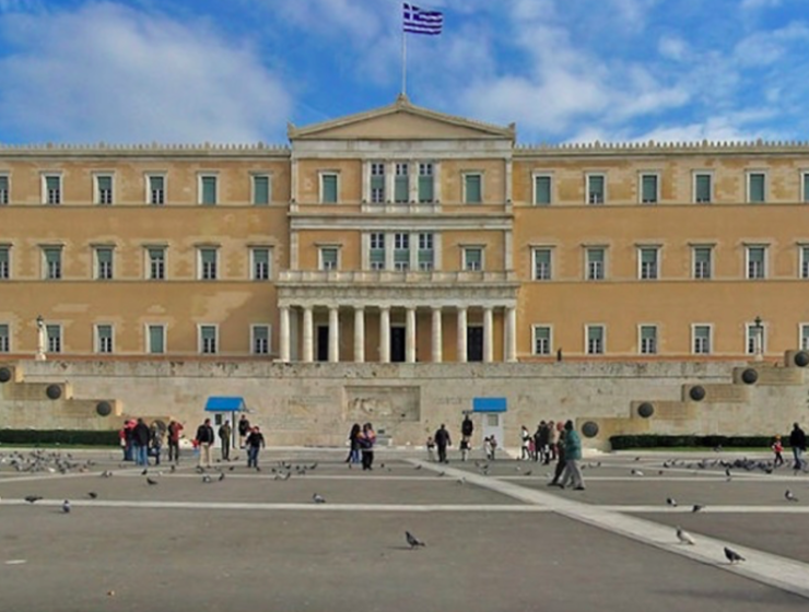Greek GDP to surpass 200 billion euros 5
