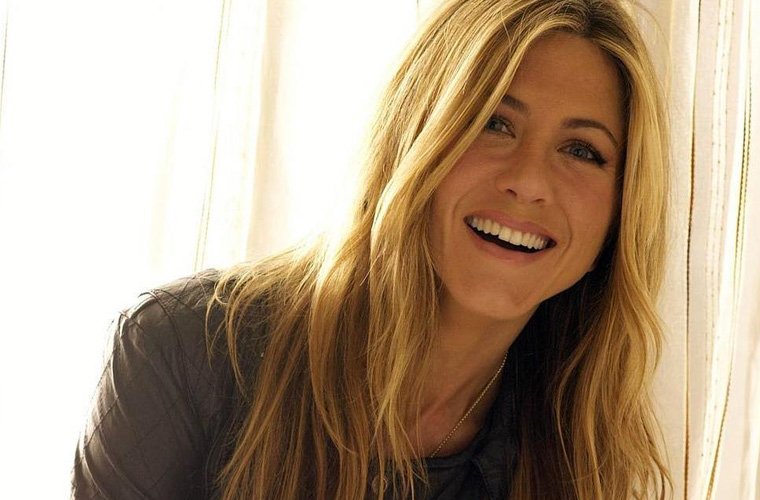 Fifty & Fabulous, a look back at Jenifer Aniston throughout the years (PICS) 15
