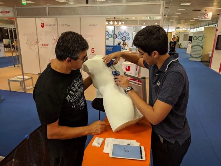 Thessaloniki student suffering from Scoliosis invents new tool measuring the disorder