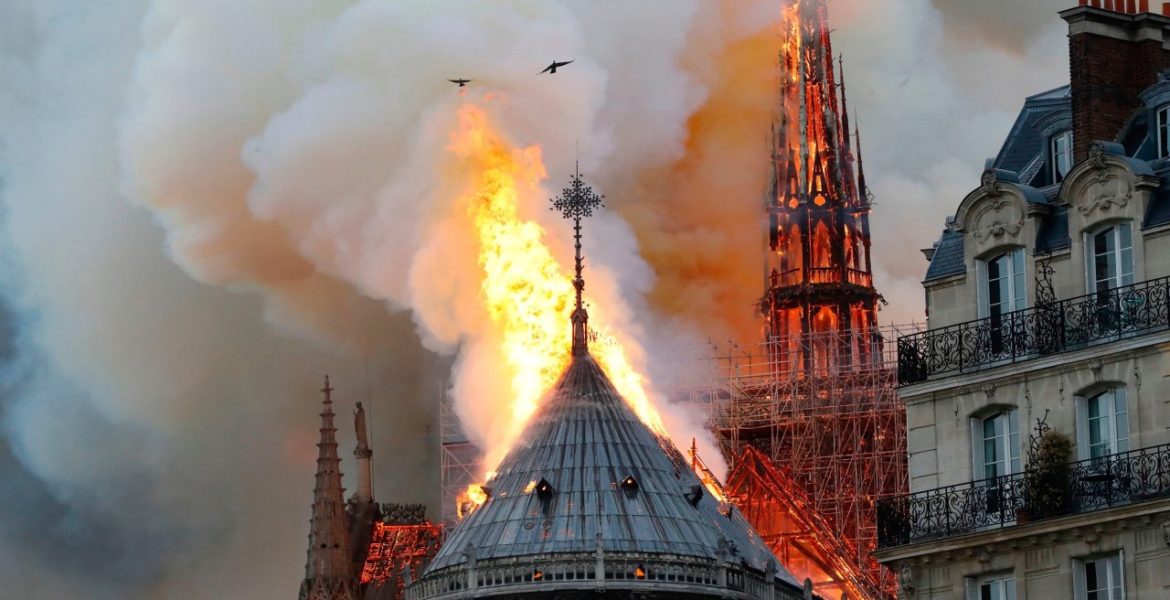 Greece sends messages of support to France after fire hits iconic Notre Dame 1