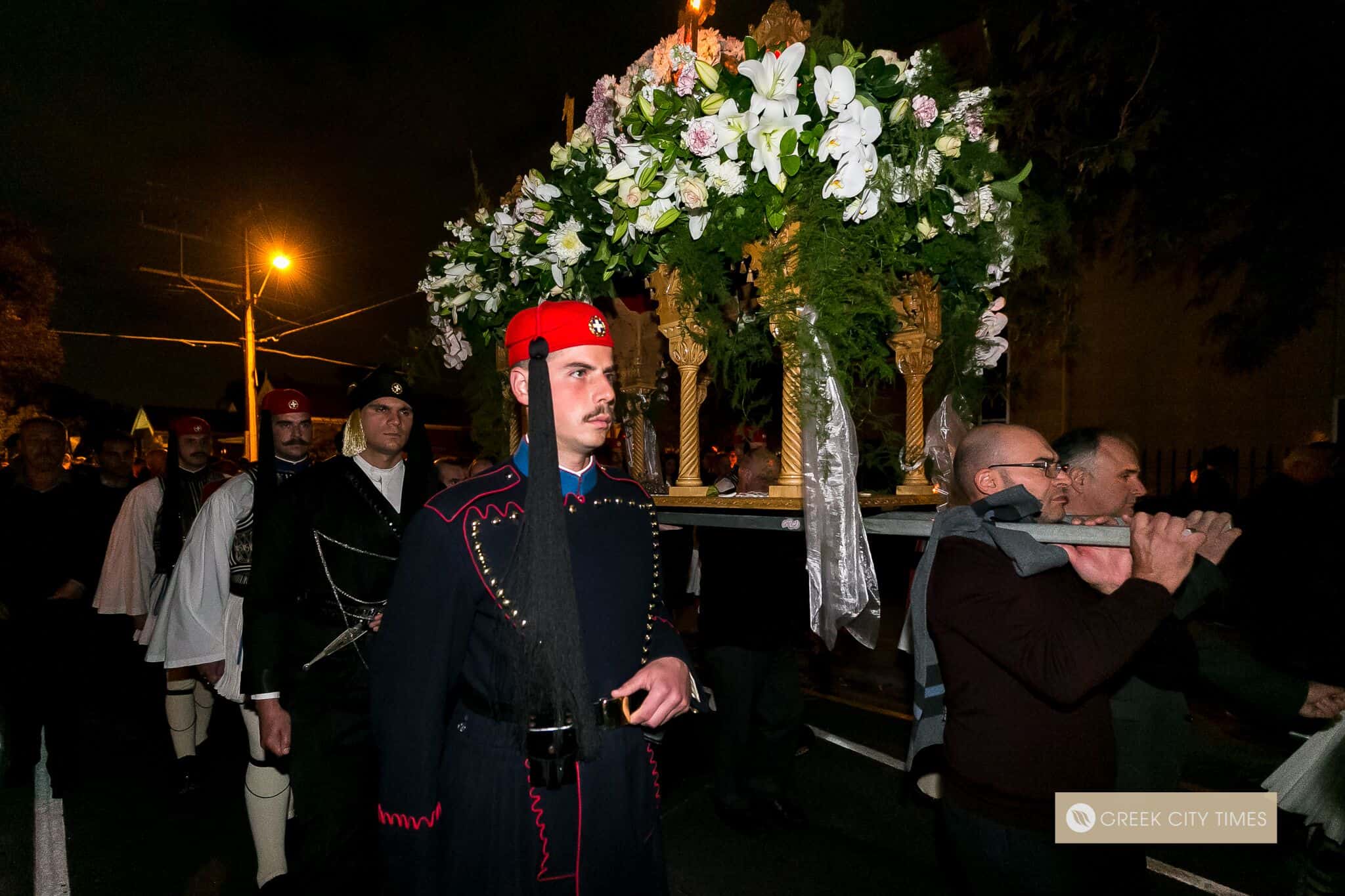In A World First, Evzones Stand Guard At The Epitaphio In Adelaide ...
