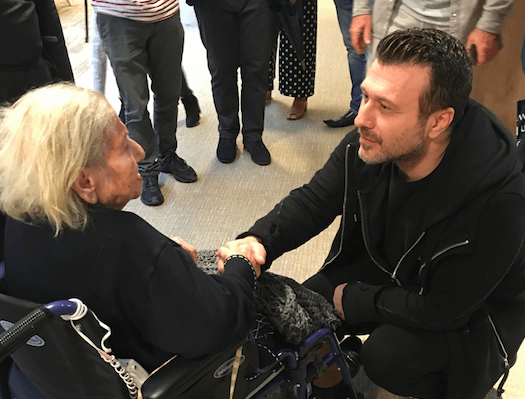Yannis Ploutarchos' visit to St Basil's Aged Care facility during Australian tour (VIDEO) 5