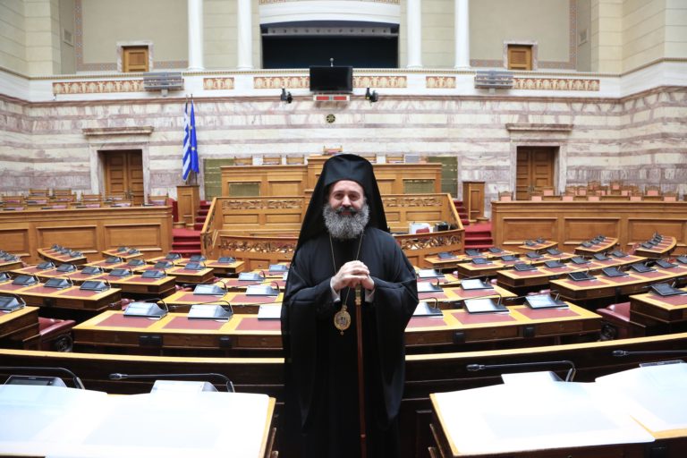  New Archbishop Makarios says he plans on "reuniting Greek Australians"