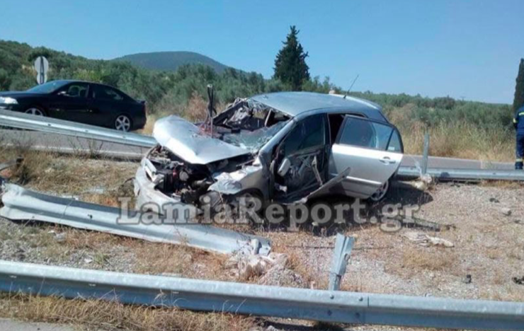 Young brother and sister die after horrific car accident in Lamia 1