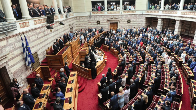 Greece’s 300 new deputies sworn in