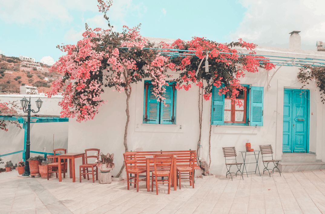 Paros sits in the heart of the Aegean sea and belongs to the Cyclades. It is one of the most popular holiday destinations in Greece.