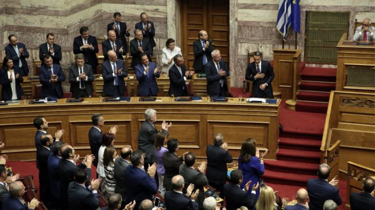 New Democracy receives vote of confidence with 158 votes