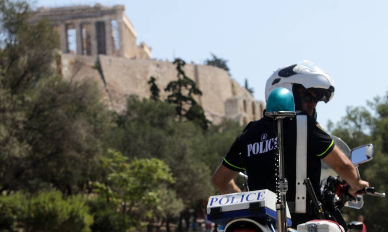 greek tourist police