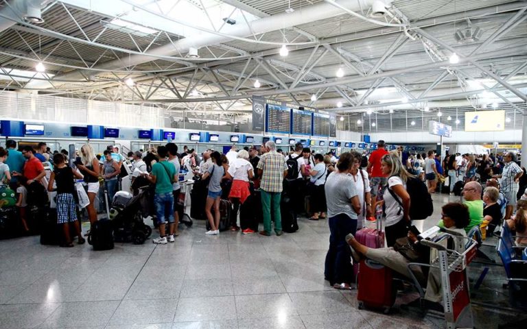 Greece’s airports record a 4.9 percent increase in passenger traffic
