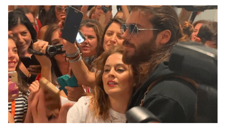 Hundreds of women flock to Athens Airport to meet Turkey’s ‘hottest actor’ 5
