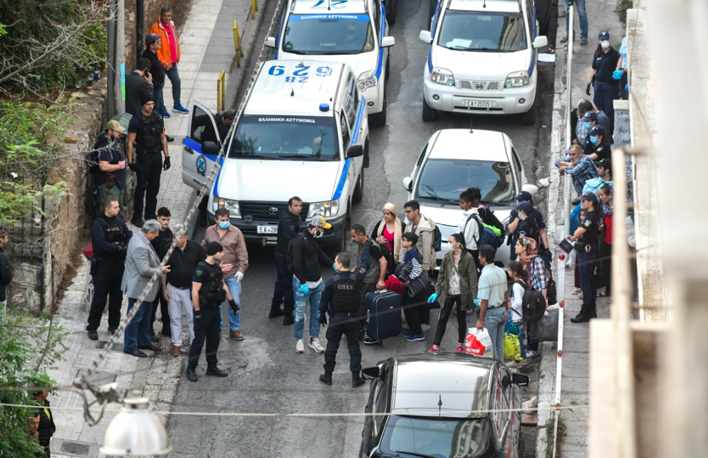 130 illegal migrants evicted by Greek police from building in Exarchia 3
