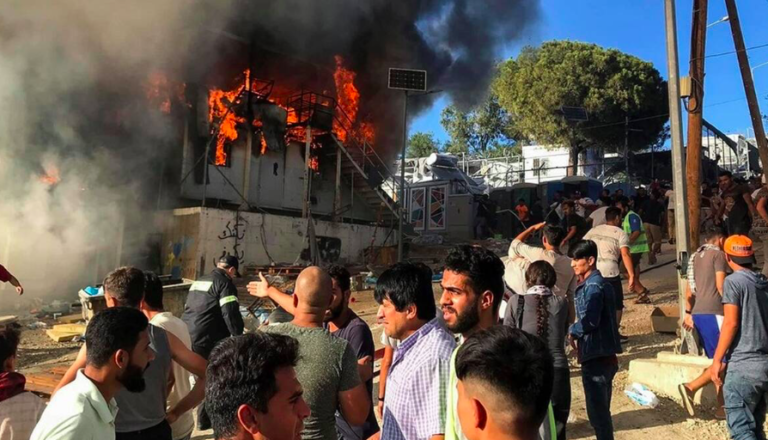 Protesting migrants set deadly fire to Moria camp in Lesvos (PICS)