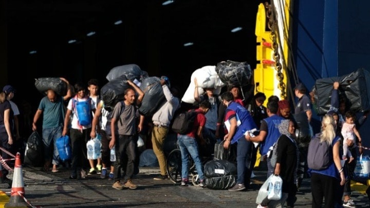 570 migrants transferred from Moria to mainland Greece