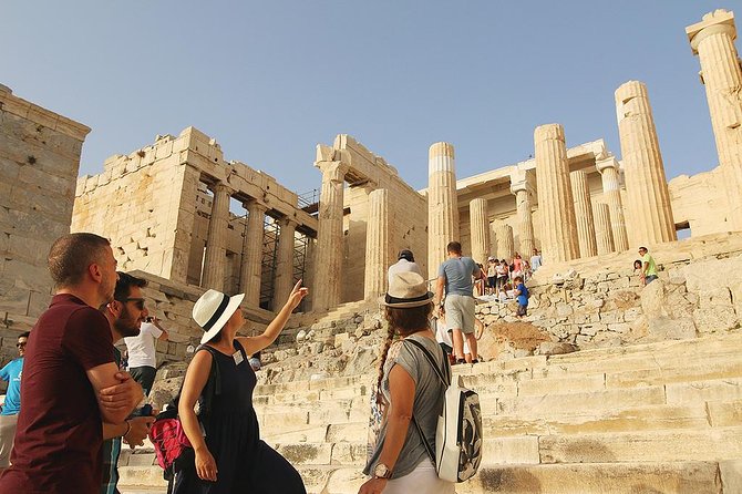 Non-Greeks offered scholarships to Greece 15