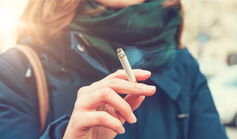 Greek Government's New Push To Reduce Smoking By A Third - Greek City Times