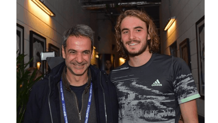 Greek PM Mitsotakis in London cheering on Tsitsipas for ATP Final against Thiem 1