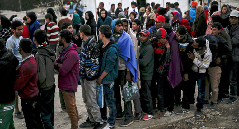 Greek mainlanders protesting against relocation of migrants
