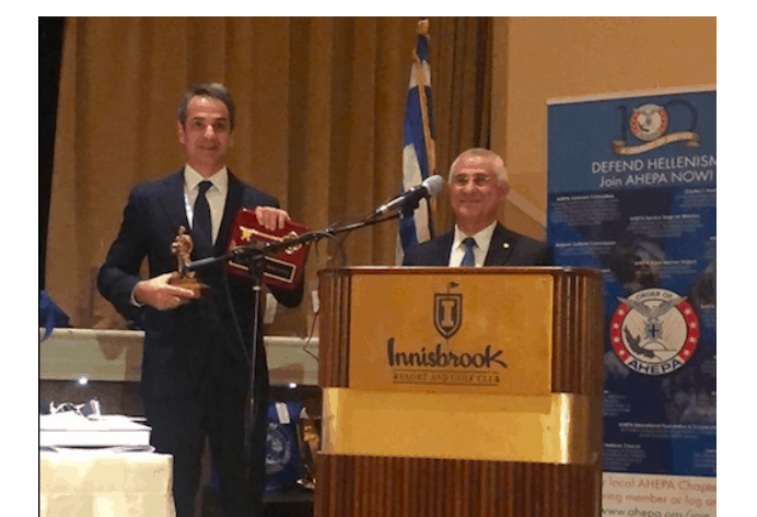 PM Mitsotakis receives key to Tarpon Springs from Greek American Mayor (VIDEO) 1