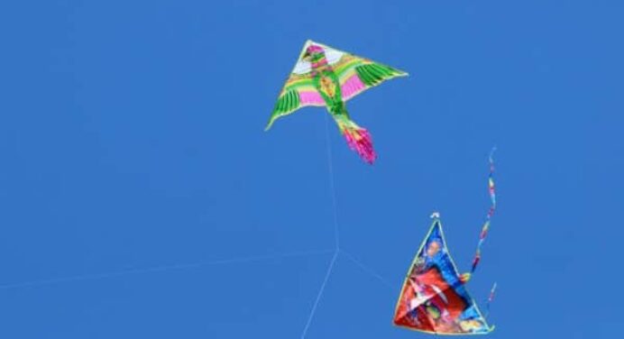 Why do Greek Fly kites on Clean Monday?