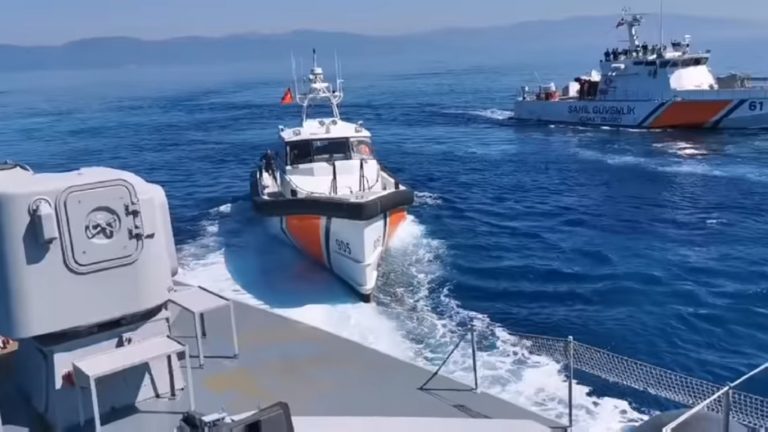 Turkish ships transporting illegal immigrants to Lesvos blocked by Greek border protectors (VIDEO)