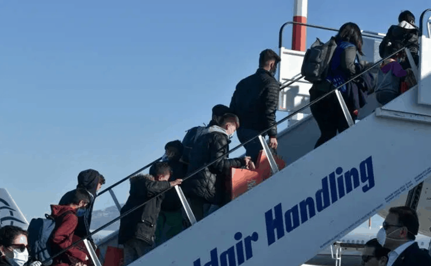 France to welcome 750 asylum seekers Greece